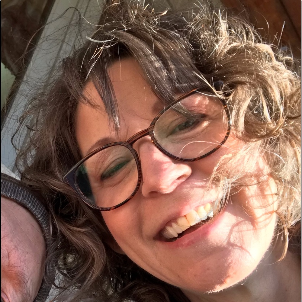 Meet your Posher, Julie.